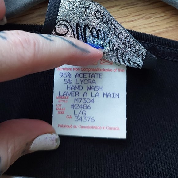 Marallis Collection V-Neck Top with  Patterned Trim - Picture 3 of 5